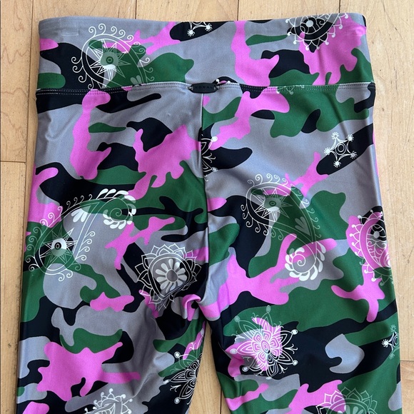 NWT Koral shiny leggings - Picture 6 of 8